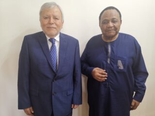 Visite de courtoisie du nouvel Ambassadeur de Perú près le Saint-Siège, le 28 mai 2024